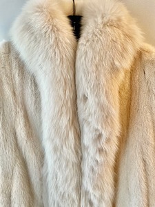 lot 171 image: Cedrics Fur Coat