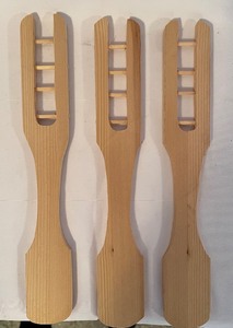 lot 176 image: 3 Bean Spoons