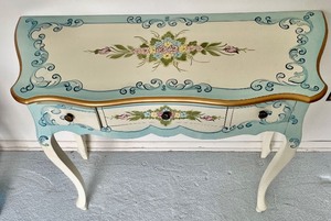 lot 216 image: Classy Hand Painted Desk with 3 Drawers