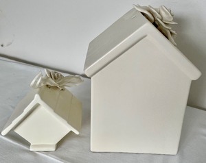 lot 212 image: Mud Pie Decorative Bird Houses