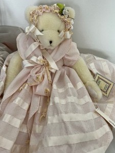 lot 94 image: Bunnies by the Day Teddy Bear and Adorable Chair