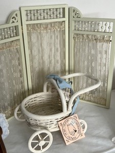 lot 110 image: Fun Doll Furniture