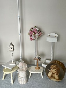 lot 113 image: Fun Variety of Vintage Charming and Whimsical Home Decor Items
