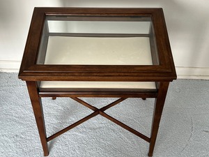 lot 103 image: Shadow Bow Style Accent Table