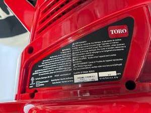 lot 260 image: Toro Leaf Blower  Vac