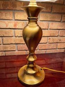 lot 282 image: Brass Table Lamp