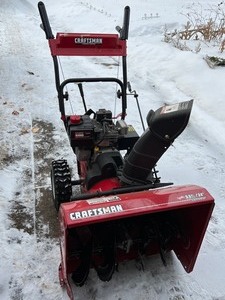 lot 268 image: Craftsman 5.5 HP Electric Start 24 Inch Snow Blower