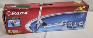 lot 35 image: RAZOR KICK SCOOTER