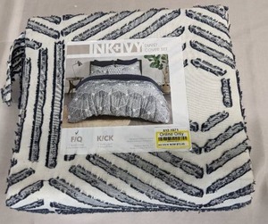lot 100 image: INK  IVY Ellipse Navy 3-Piece Comforter Mini Set