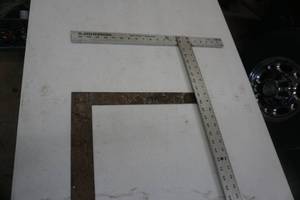 2 Carpenter Squares