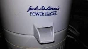 Jack Lalanes Power Juicer - working
