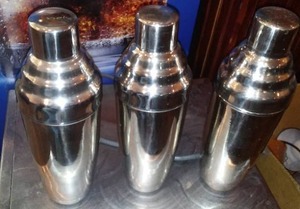 3 Bar drink shakers - excellent