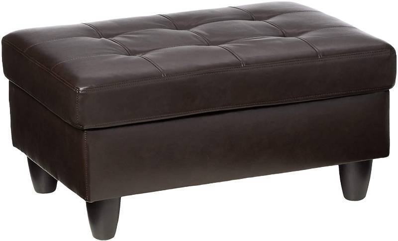 lot 101 image: Beverly Fine Furniture Sectional Sofa Set ( Not A Complete Set, Missing Other Half Of Sectional) Model CT93B