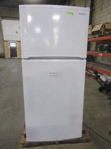 lot 200 image: Winia Garage Ready 18.18-cu ft Top-Freezer Refrigerator (White), WTL18HBWCD - Does not Cool Down. USED
