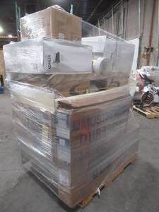 lot 103 image: MIXED PALLET (13 Pieces) OF TUBS, SHOWER PANS, SINKS, TOILETS AND MORE - RETAIL VALUE $2,519.83