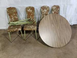 Round Table and 4 Chairs