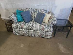Floral Design Broyhill Love Seat