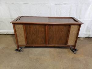 Console Stereo