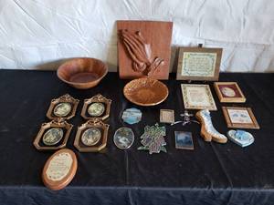Lot of Wall Hangings dn Decorative Bowls