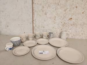 lot 47 image: Vintage Corelle Dining Set & More