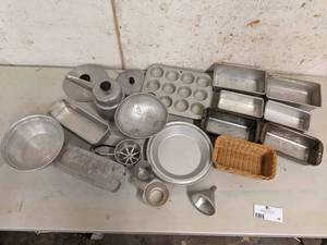 lot 48 image: Vintage Aluminum Kitchen Collection