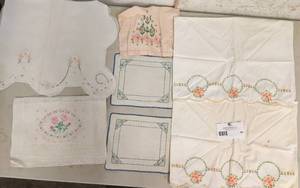 lot 49 image: Lovely Vintage Hand-Embroidered Linens