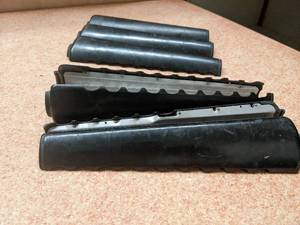 lot 53 image: M16 Hand Guard Set (2 complete - 3 Right side extra)