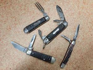 lot 79 image: 5 knives