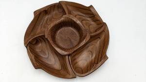 lot 39 image: Beautiful Rare Vintage Ceramic Faux Wood Mid Century Modern Serving Platter