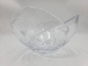 lot 104 image: Beautiful Vintage Crystal Bowl