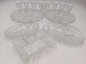 lot 131 image: Vintage 14 Piece Higbee Paneled Thistle Fine Crystal Glass Set