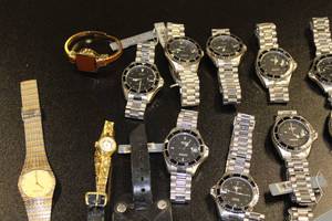 Vintage Deadstock Loose Watch Resale Lot  45 Watches