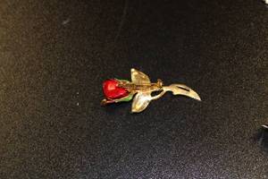 Vintage Deadstock Metal Rose Pin Resale Lot  16 Pins
