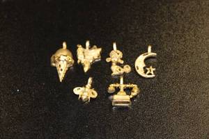 Vintage Deadstock Pendants Resale Lot  40 Pendants