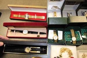 Misc Watch & Jewelry Resale Lot  30 Items