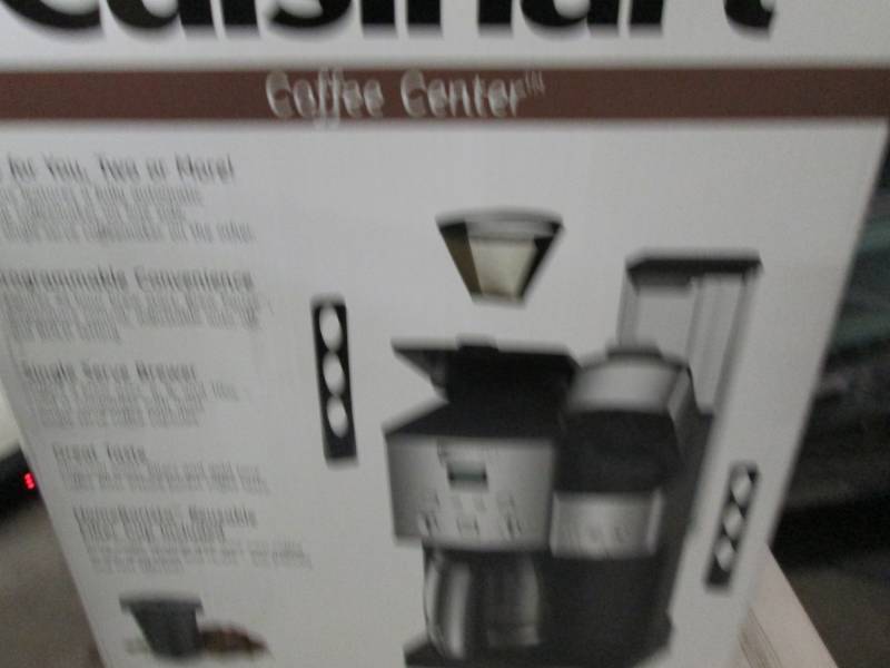 cuisinart coffee center powers on o...