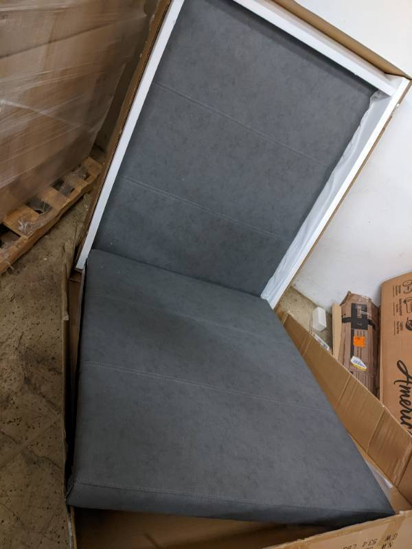 (2) Pallets of Daybed Headboards in...