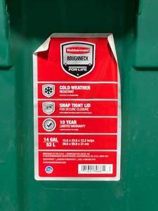 Rubbermaid Roughneck Totes