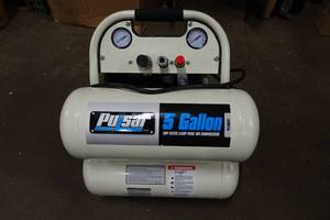 lot 153 image: Pulsar 5 Gallon Twin Tank Air Compressor - Not Working