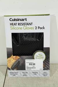 lot 91 image: New&nbspCuisinart Heat Resistant Silicone Glove Set