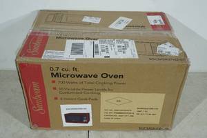 lot 114 image: Sunbeam .7 Cu Ft 700 Watt Microwave Oven - Red
