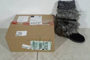 lot 173 image: Muk Luks Lukees Womens Sigrid Leela Boots - Size 7
