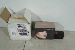 lot 195 image: Luminess Airbrush Cosmetics and Skincare System