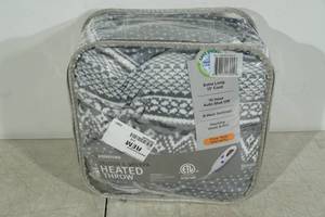 lot 231 image: Biddeford Velour & Sherpa Heated Throw