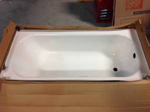 Bootz Industries Maui NexTile 30 in. x 60 in. x 76.5 in. Standard Fit Alcove Bath Small Damaged on the Top See Pictures