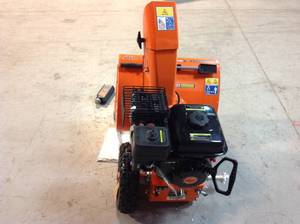 YARDMAX 22 in. 2-Stage Gas Snow Blower Missing Parts See Pictures