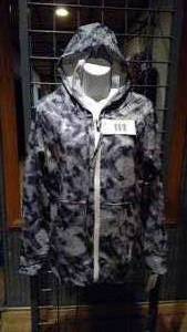 lot 7 image: Hoody jacket (small)