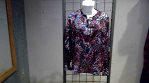 lot 9 image: Split neck printed top Medium