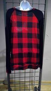 lot 35 image: Long Sleeve T Shirt Red Plaid XL