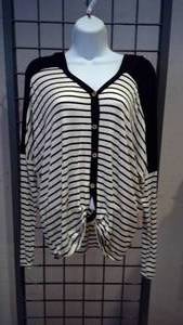 lot 104 image: Sweater stripped knot Large